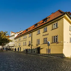 Hotel Archibald At The Charles Bridge, Praag